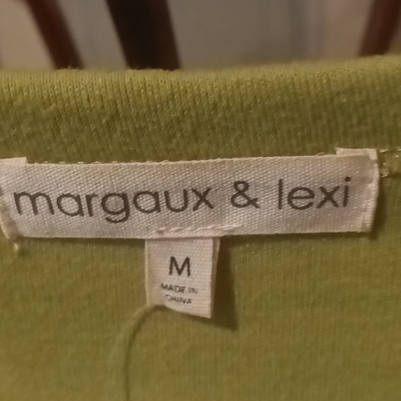 NWT Margaux & Lexi pea green blouse w country swirls & shimmers Size Medium - Picture 1 of 9
